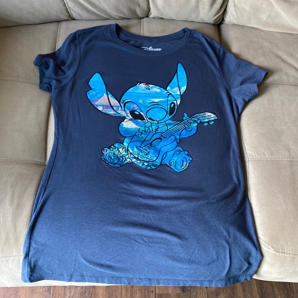 Disney Stitch graphic t shirt juniors size XL